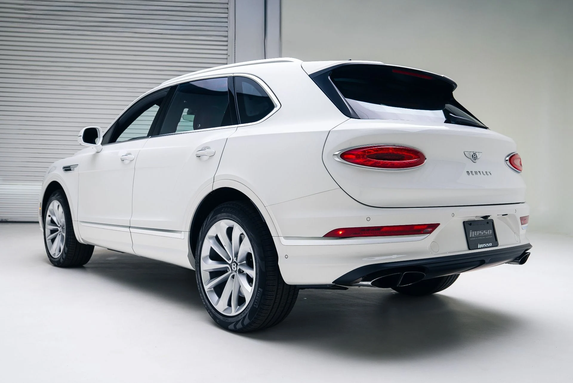 mph021_542585881_Used_2024_Bentley_Bentayga_V8_1765307017_fa33728a66