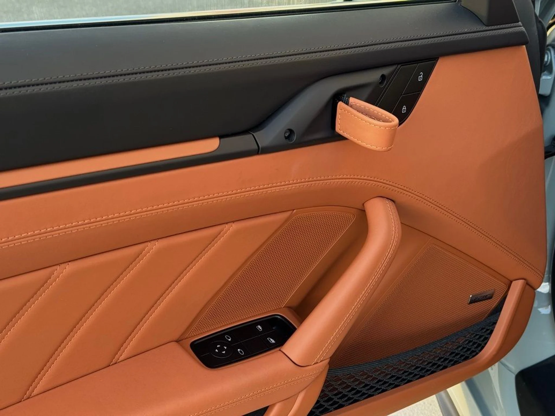 mph021_543929817_6870c9404768ccfa3cc2d31d42c6ac32_4b9ef470ea