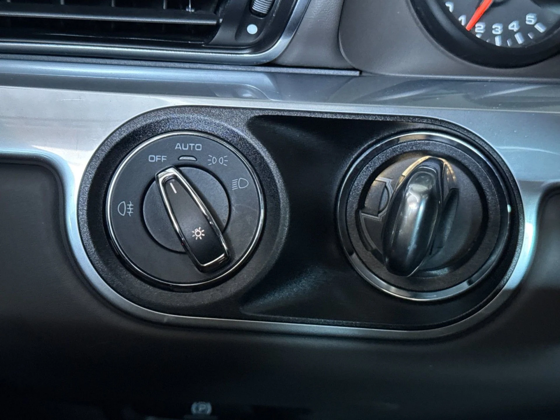 mph021_545145012_126994af67736c1089317db968179849_d65ccc5bcf