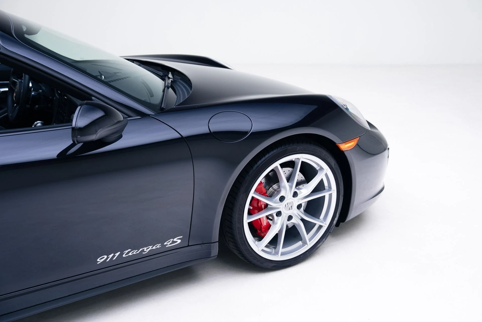 mph021_547167417_Used_2018_Porsche_911_Targa_4_S_1767827932_dde4b0ce35