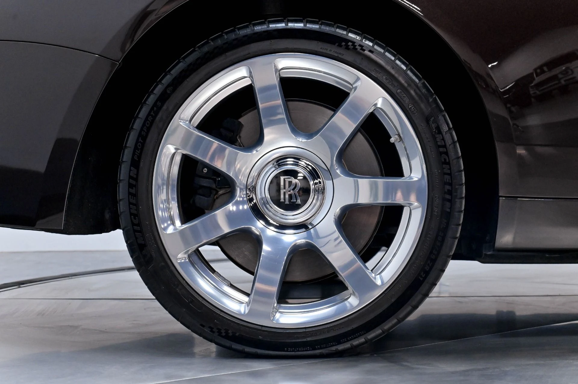 mph021_54933620_Used_2014_Rolls_Royce_Wraith_1783020984_89d2a6ce95