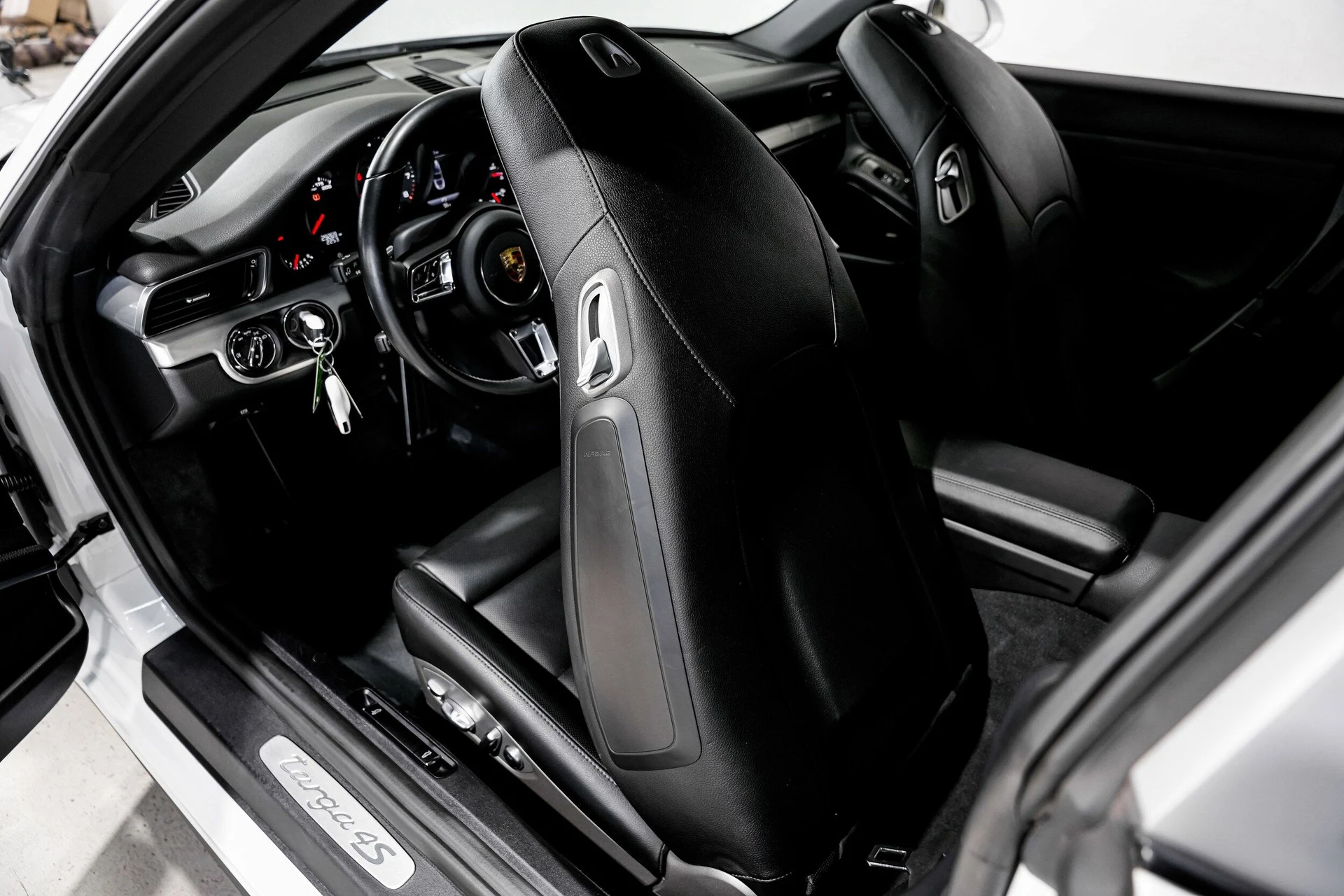 mph021_553155488_a3d9504a229d271f7db7cbf85eced8bbx_bbd11399af