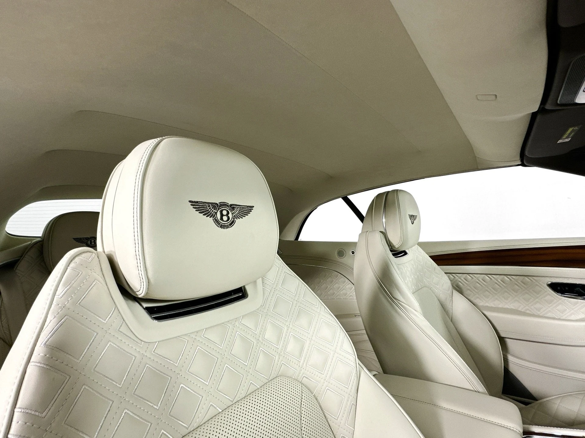 mph021_553901703_22_d64e42a9c1