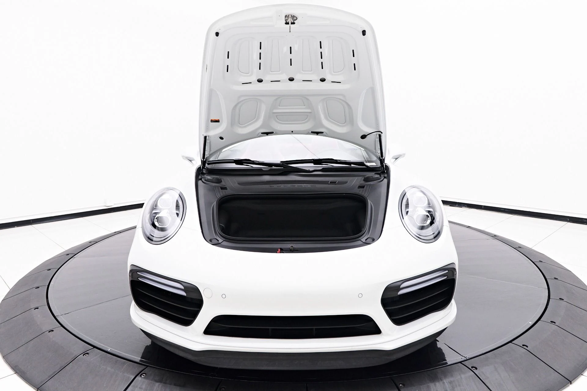 mph021_554544086_Used_2019_Porsche_911_Turbo_S_1755714959_6d7ff2aaab