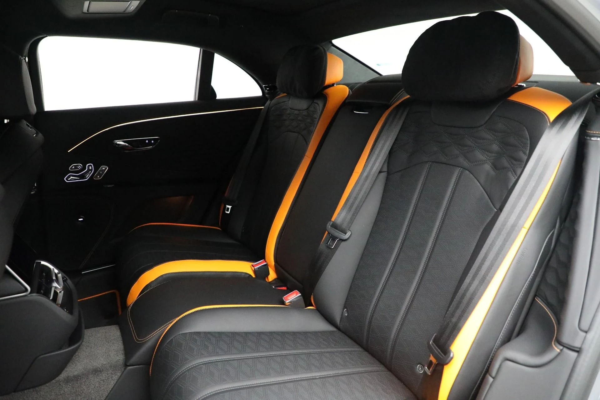 mph021_555512759_New_2025_Bentley_Flying_Spur_Speed_292bbb1024
