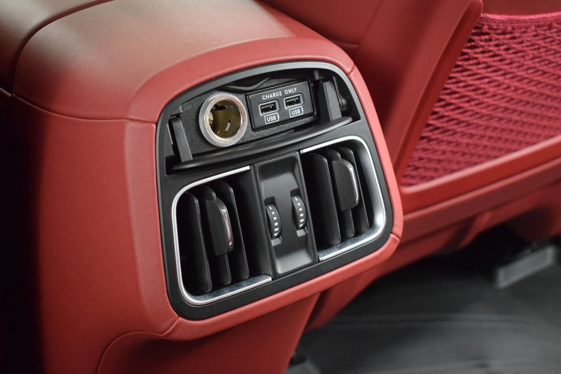 mph021_557820473_e19c0426b80ca37c6d2e889d2649c61dx_b742dc0b5c