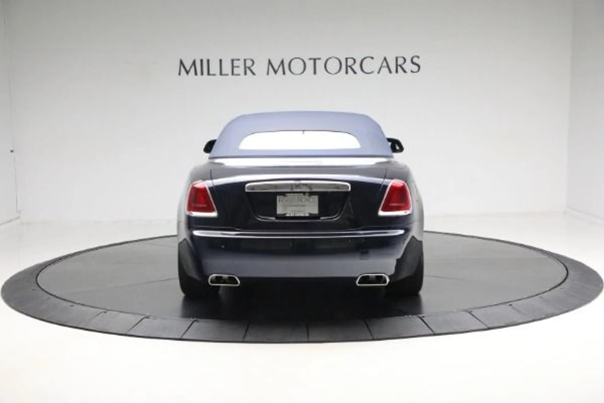 mph021_563804864_Used_2018_Rolls_Royce_Dawn_69c841fde1