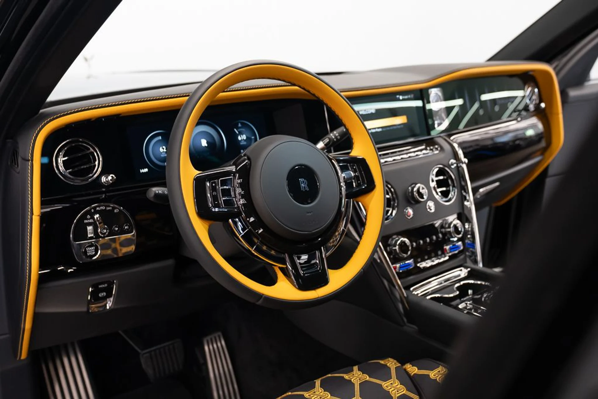mph021_571423309_rolls_royce_cullinan_2025_0ffc7fd4ff