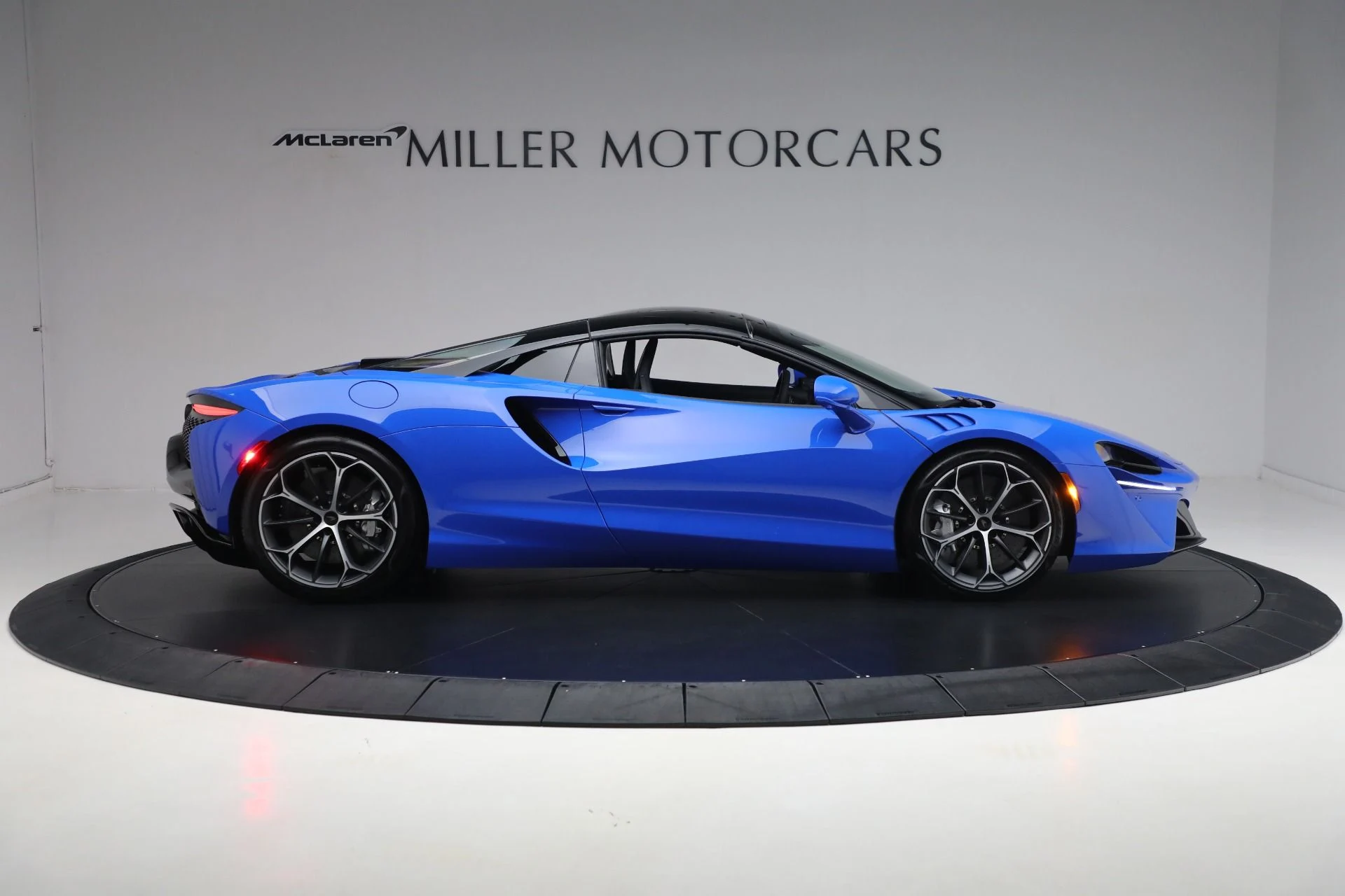 mph021_584321761_New_2025_Mc_Laren_Artura_Spider_Performance_9a4e534315