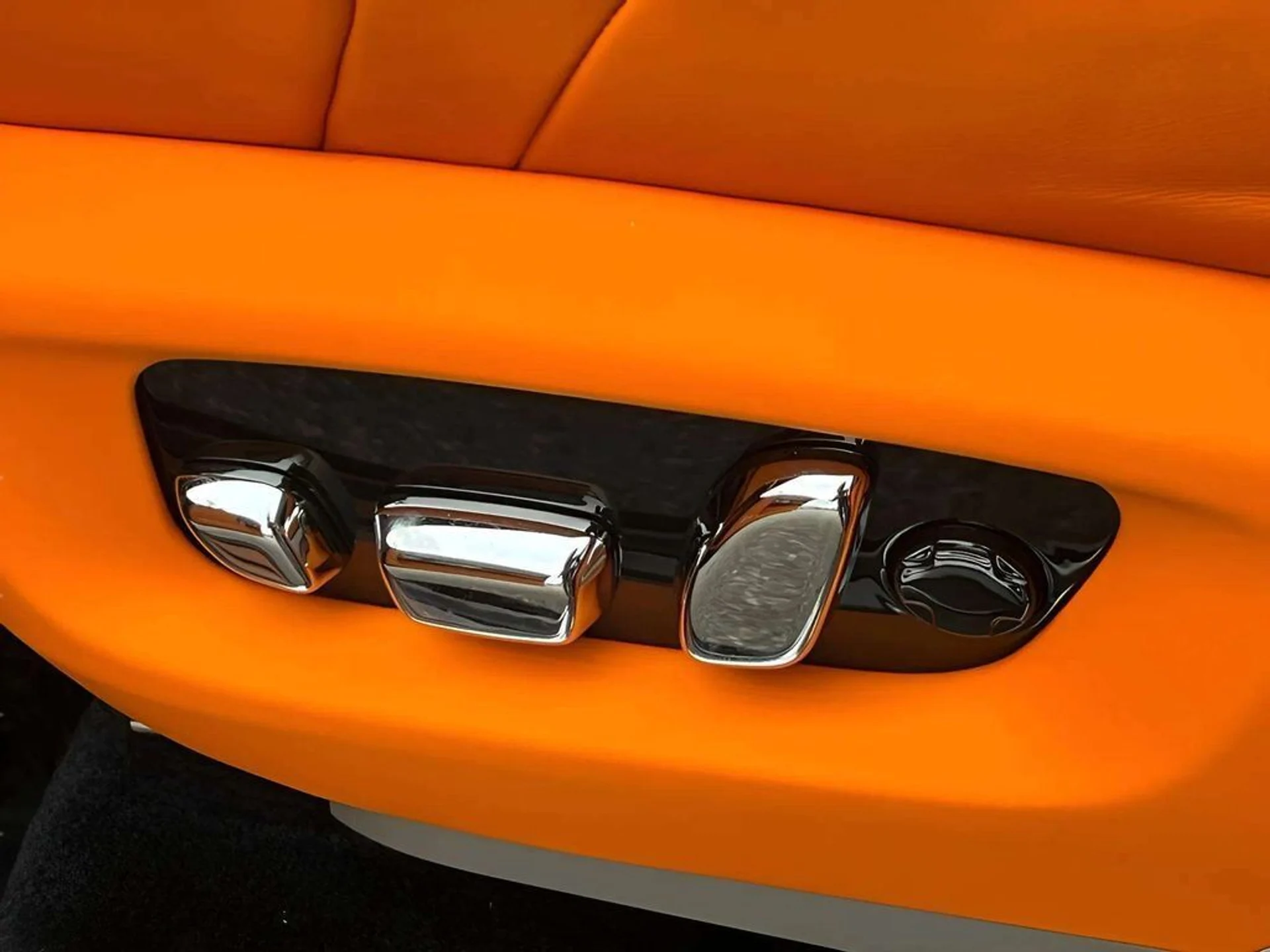 mph021_586146397_lrfkto1ooaia5ryen3qwgbzrjhes_f01fd80364