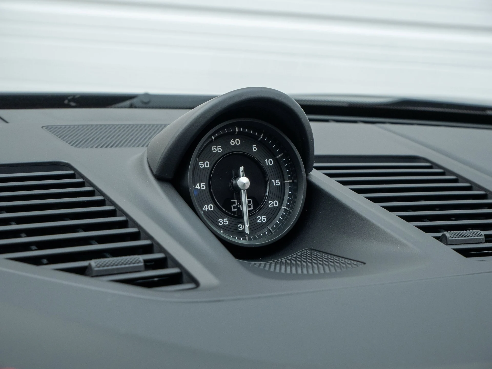 mph021_586841988_cdd7815586dc74c9ee3cc103bbc23fa5x_ef336de156