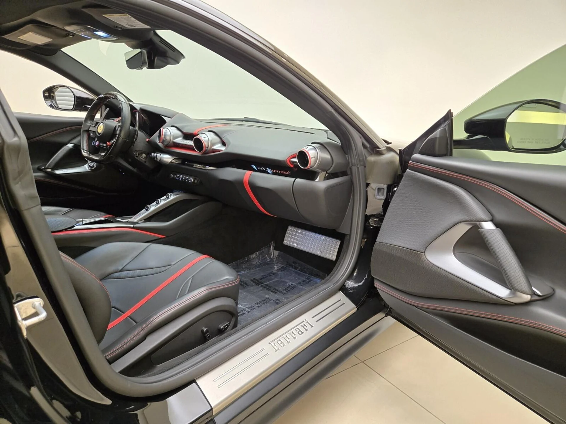 mph021_591328861_Used_2020_Ferrari_812_Superfast_1765003237_a3b0474279