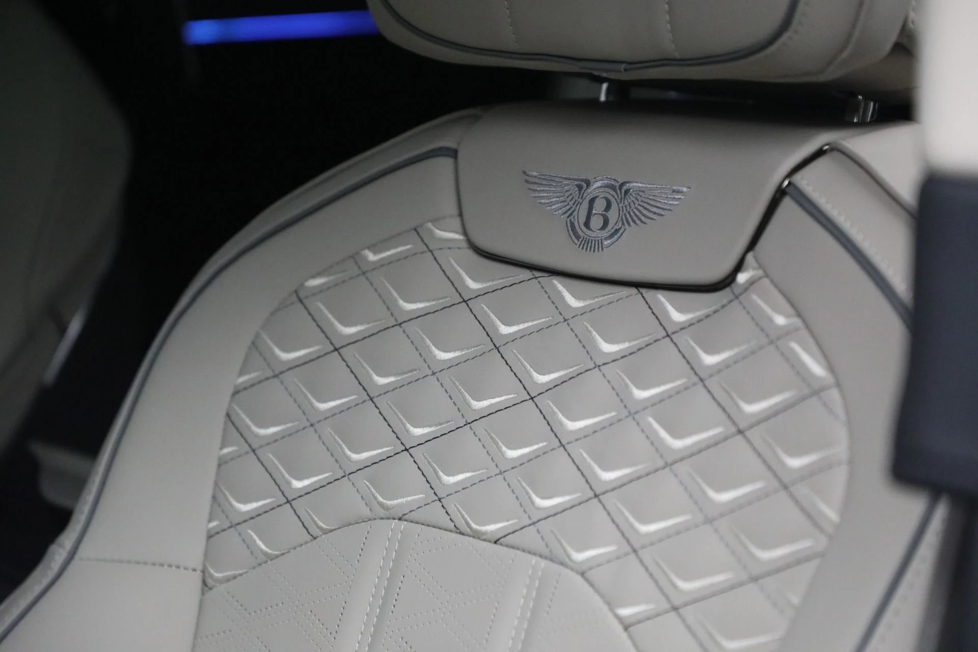 mph021_597659256_New_2025_Bentley_Flying_Spur_Mulliner_582993c59f