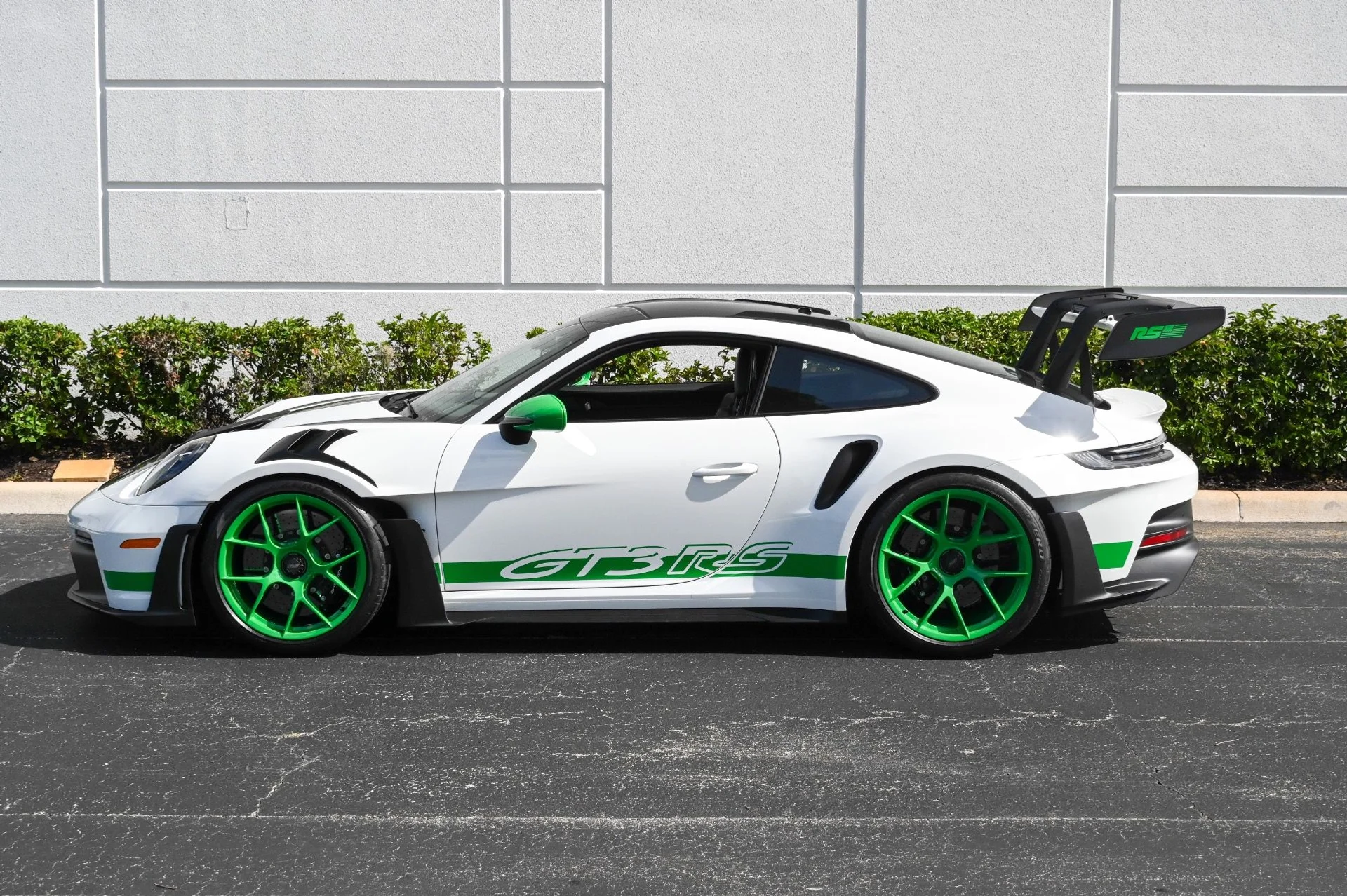 mph021_599006066_Used_2024_Porsche_911_GT_3_RS_1730405853_3fe4192e9f