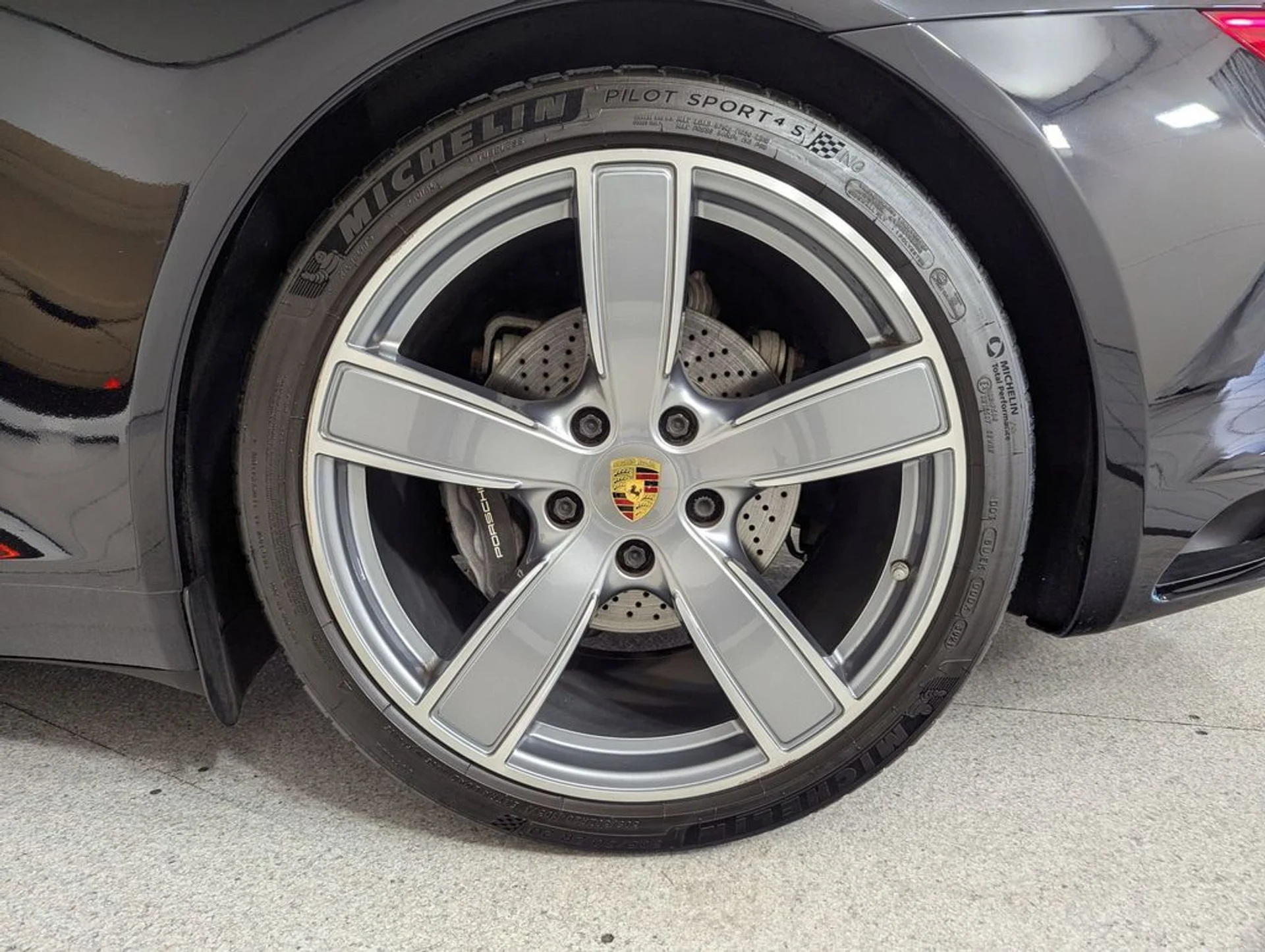 mph021_608179026_5af0f52cc23d6bd63ff457f7e8b2f511x_1a5d622e4d