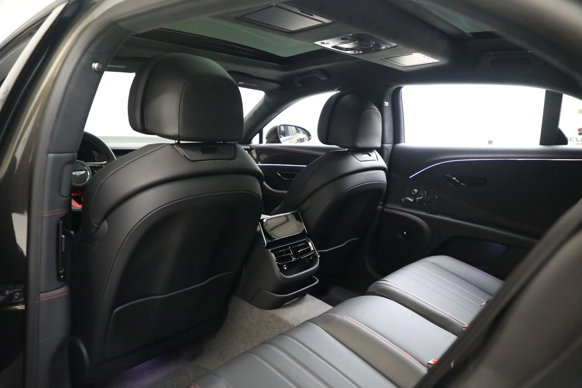 mph021_611946841_New_2025_Bentley_Flying_Spur_Black_Edition_fb7cf8f785