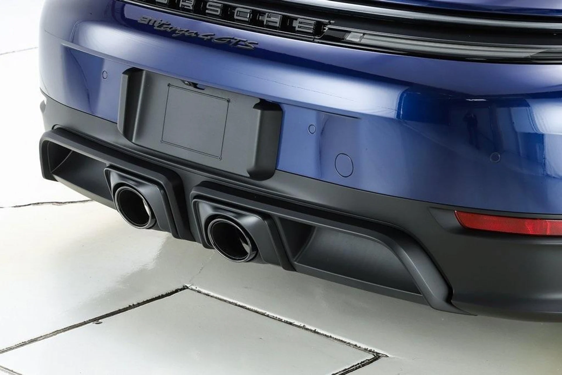 mph021_614340631_Z4ghdy_Z_Gx_0i8_HQL_22an_WA_Wp_I_5ad23b1ff3