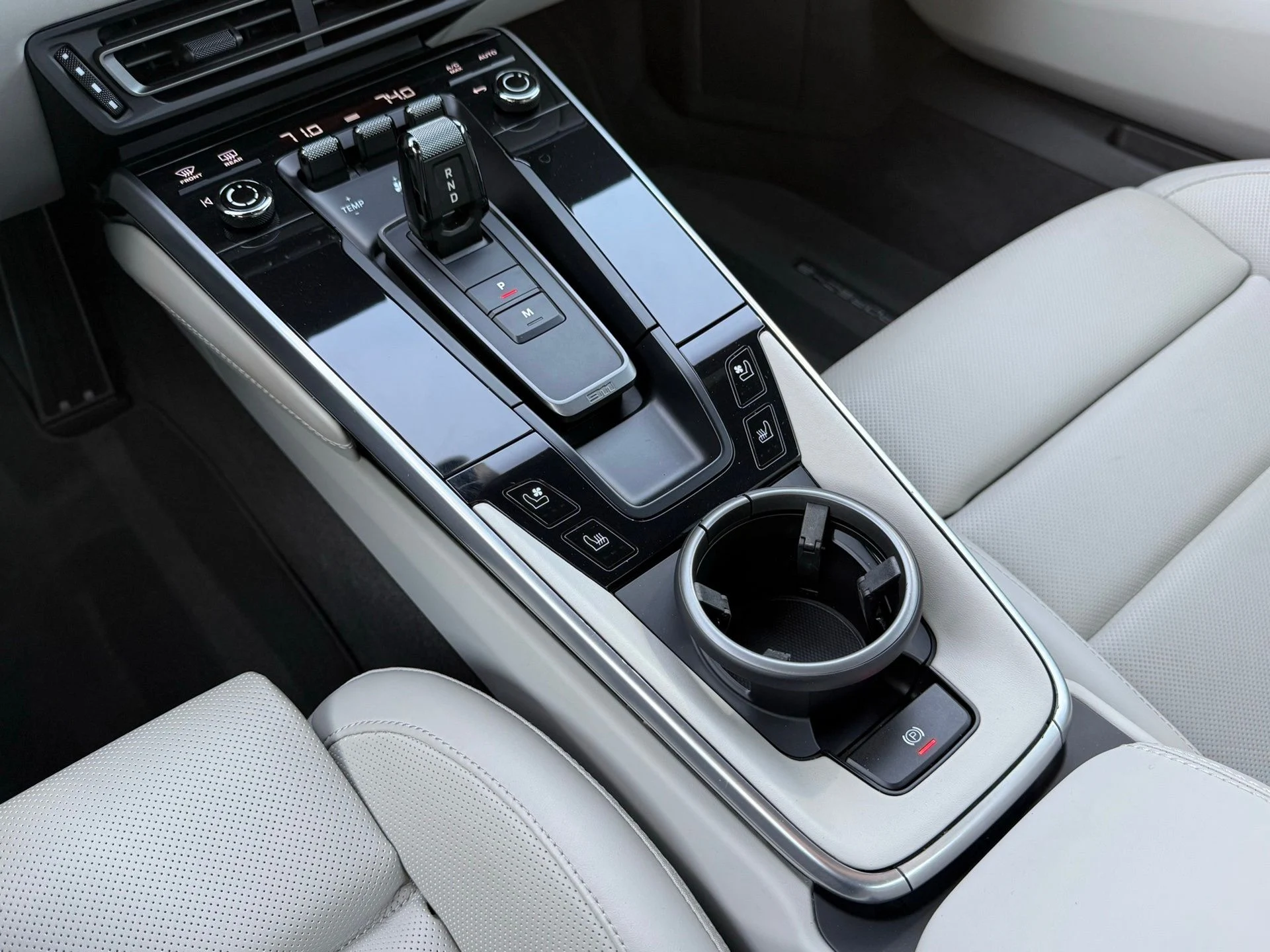 mph021_617870021_15e6f8bf4038aa69015e9707e012bf17_28eba21835