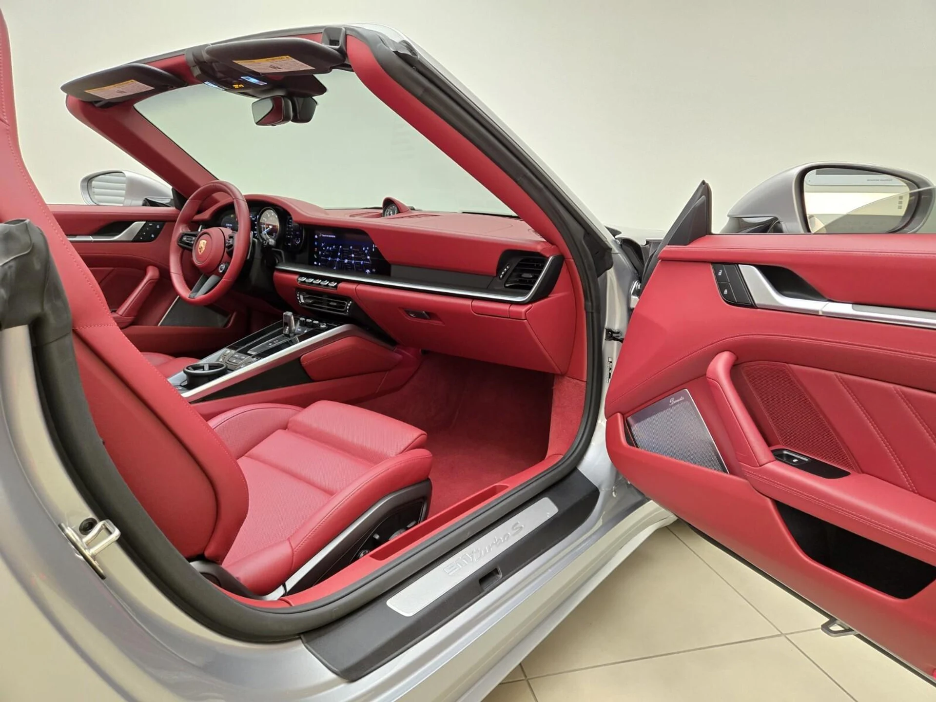 mph021_618432754_Used_2023_Porsche_911_Turbo_1768891608_1defa0b690