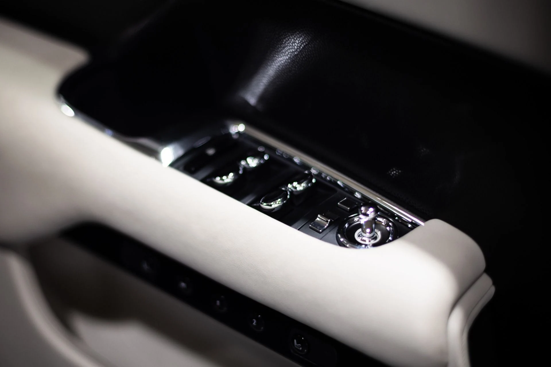 mph021_622108216_Used_2014_Rolls_Royce_Wraith_Starlight_Headliner_1771282245_249415c091