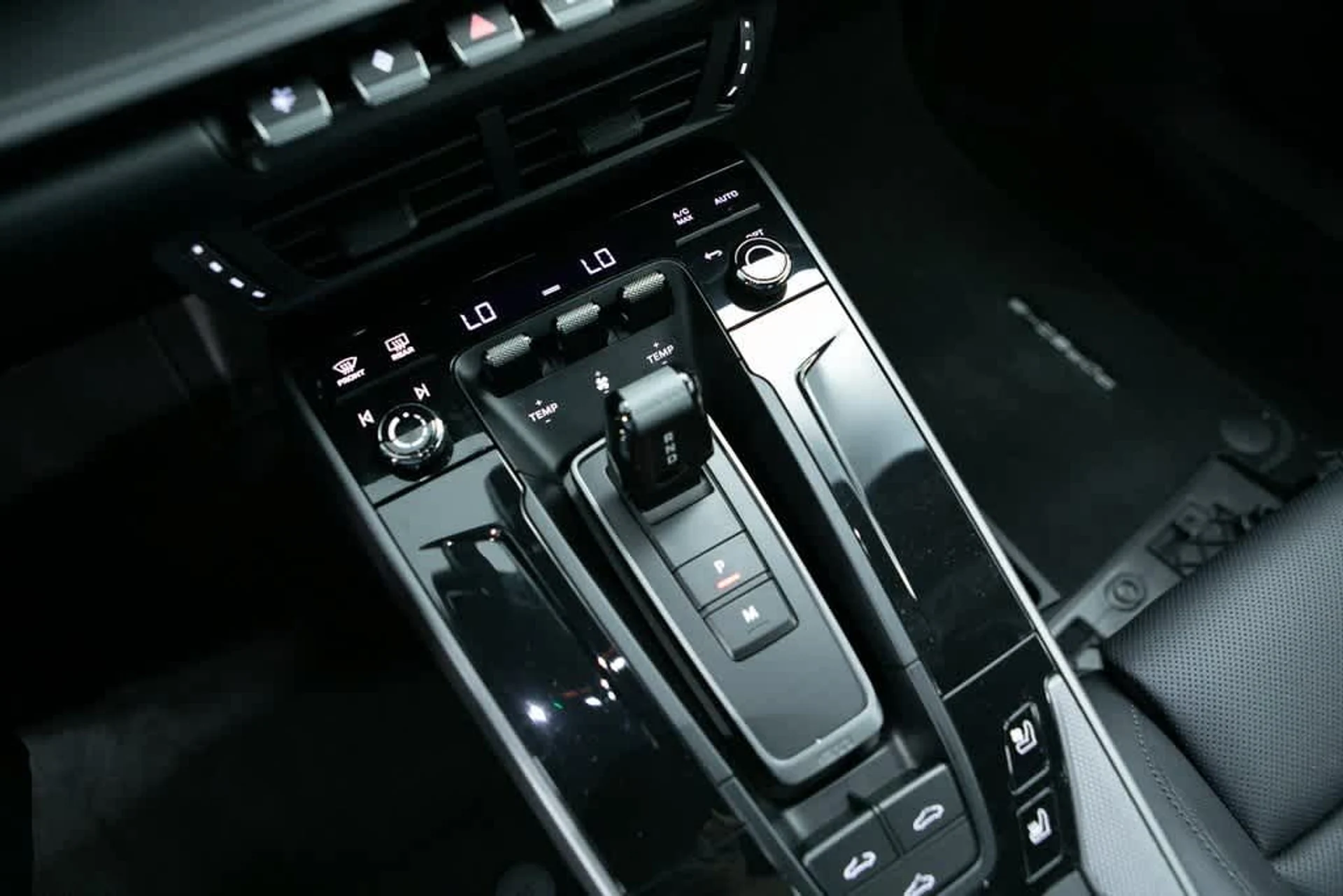 mph021_623980996_8a9e1dd5fd0ea156035295806a71231dx_42d9f57517