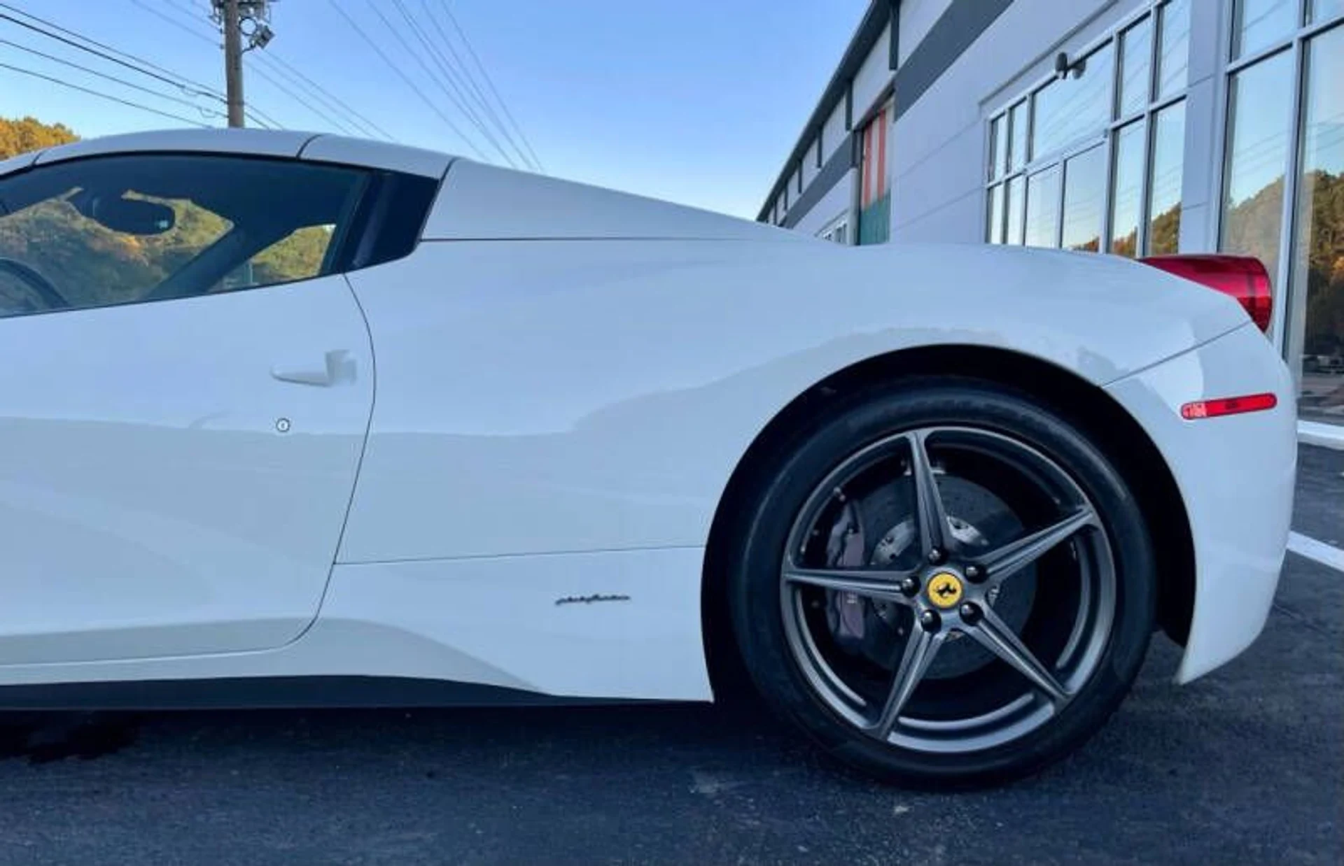 mph021_626886415_2013_ferrari_458_spider_base_2dr_convertible_b7b7531e84