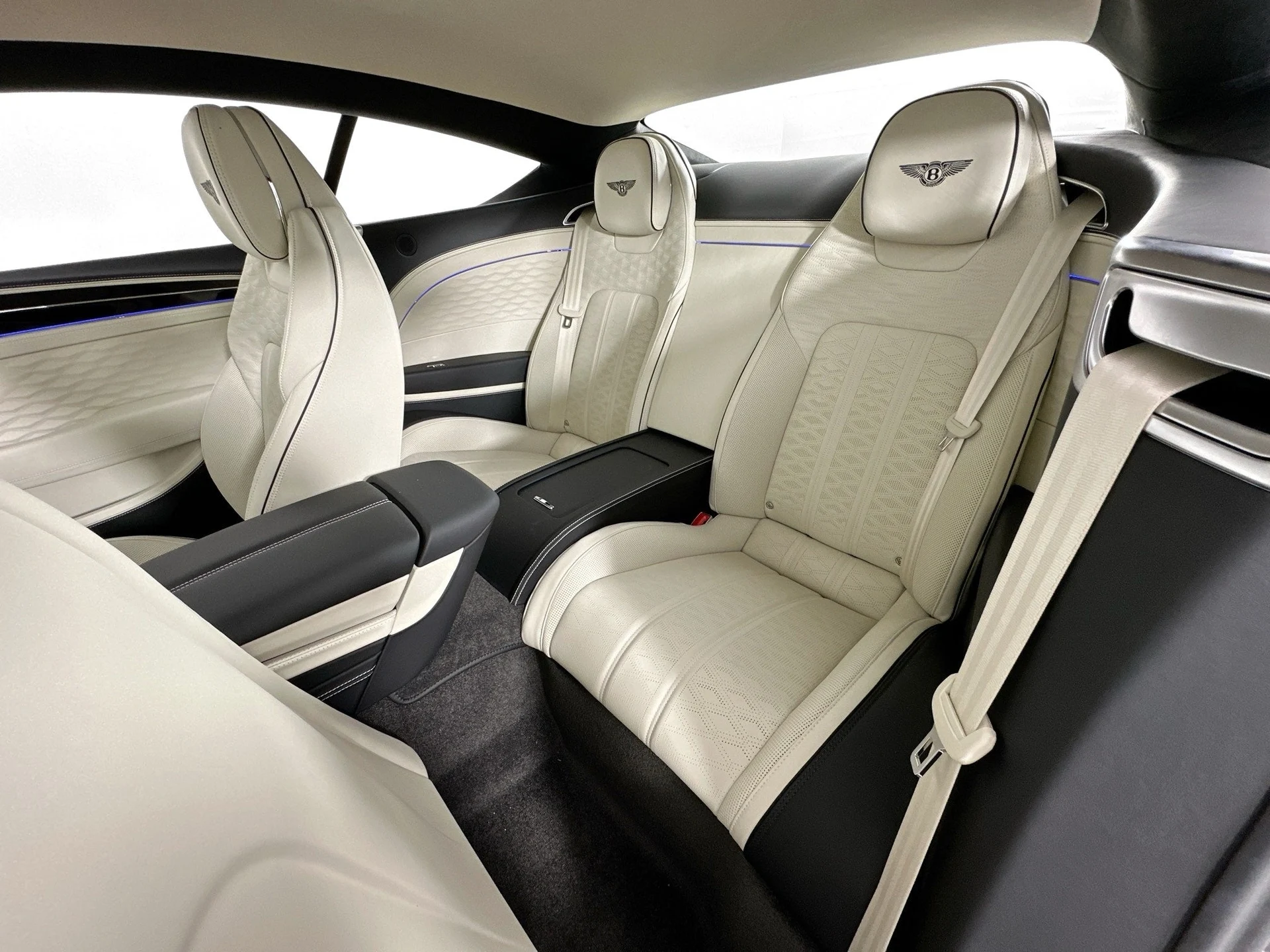 mph021_634432600_22_81410db253