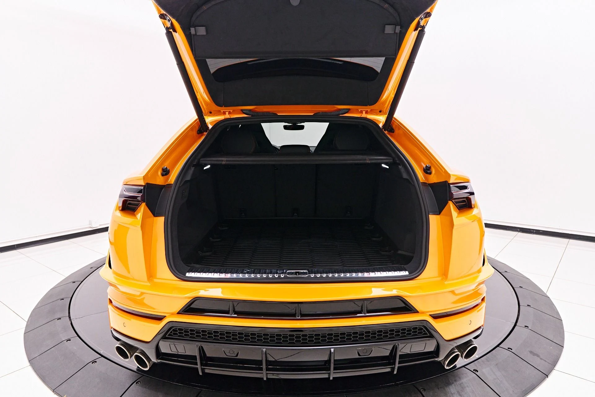 mph021_642797816_Used_2023_Lamborghini_Urus_S_1747338722_75a0955c84