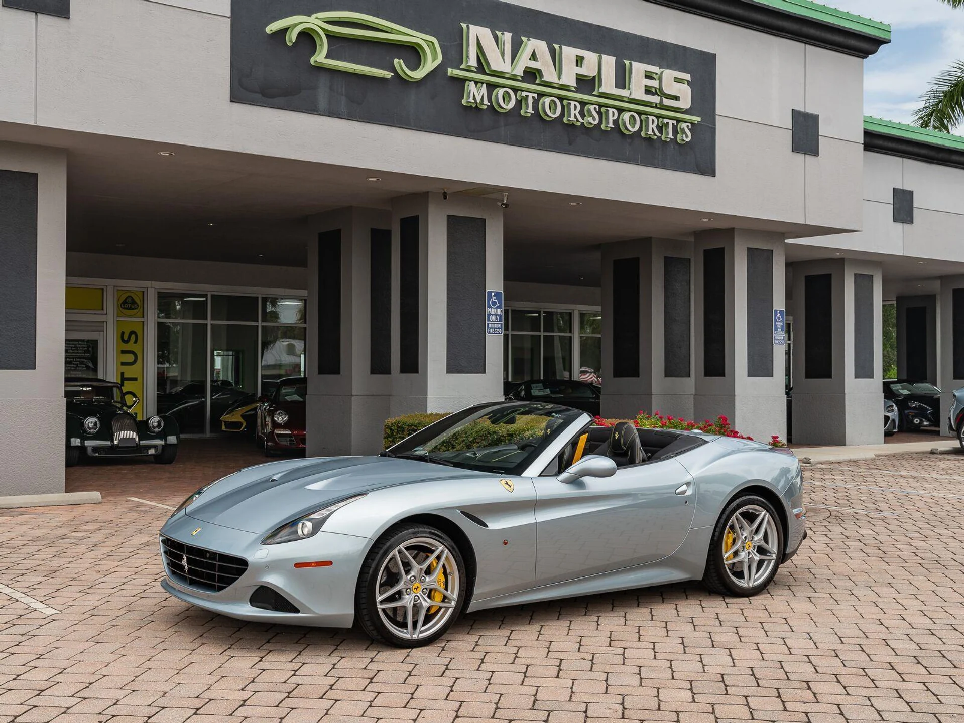mph021_648557418_Used_2016_Ferrari_California_T_1785949661_221dd945f8