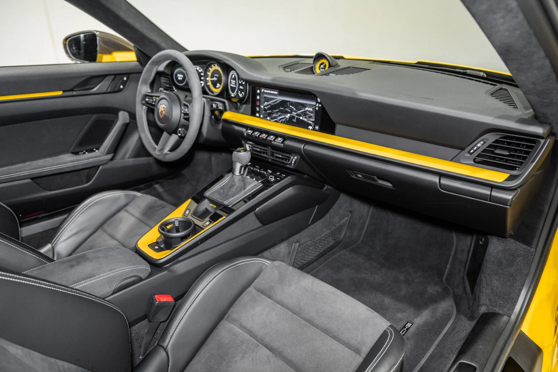 mph021_656167526_Used_2022_Porsche_911_GT_3_1764089709_546717f07d