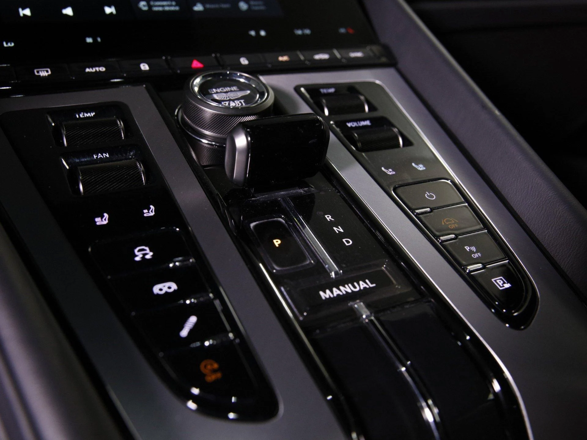 mph021_659749921_Used_2024_Aston_Martin_DB_12_1758483136_68f8654db0