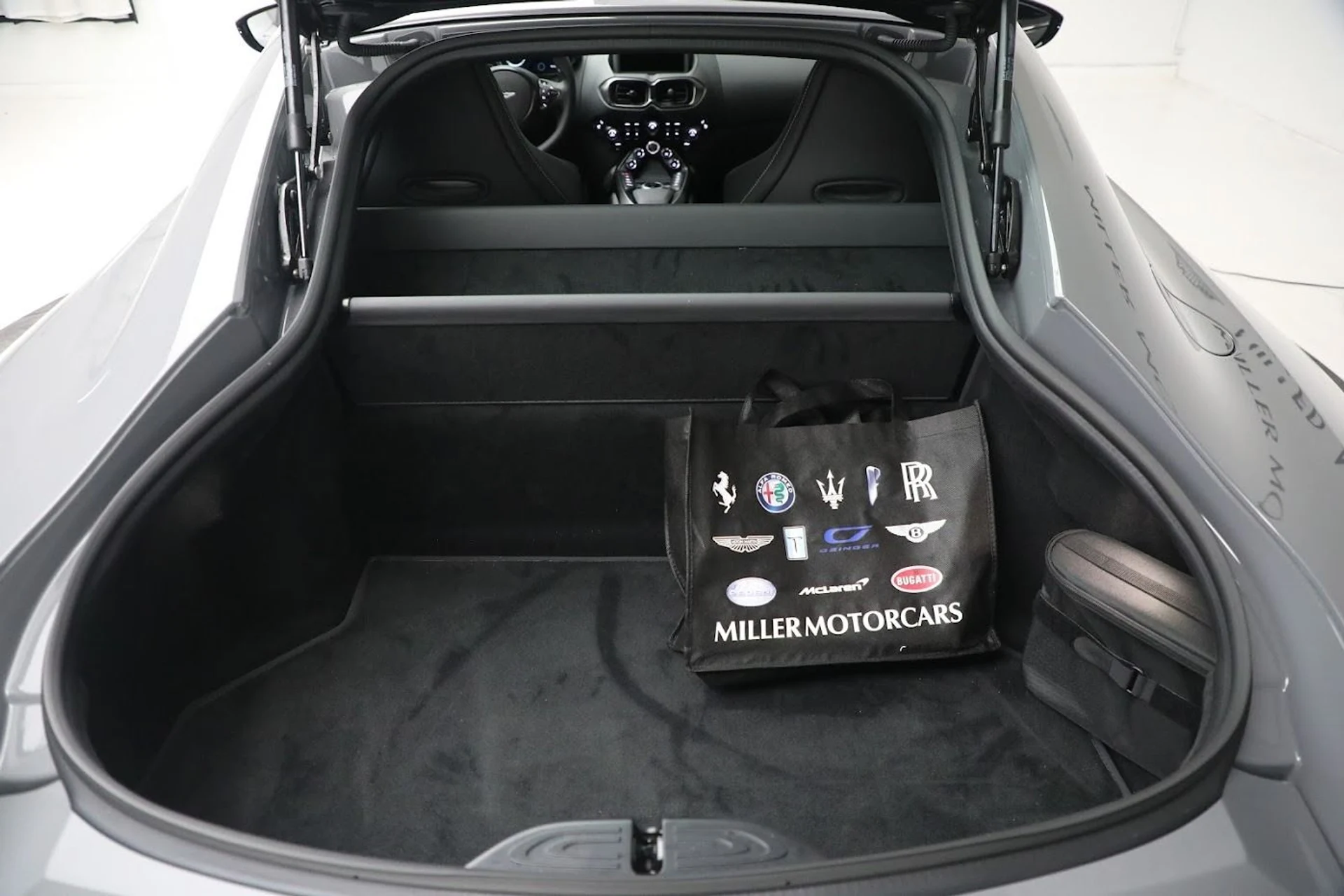 mph021_662681858_Used_2023_Aston_Martin_Vantage_V8_e1f6df3dbb