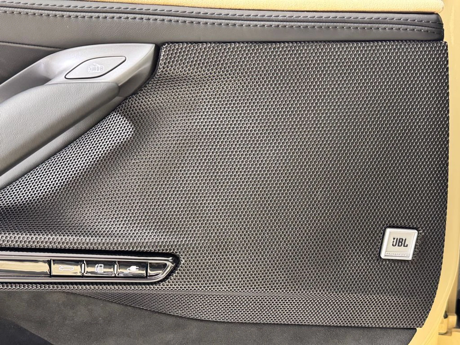 mph021_664316813_vu59rzhd5sipio12wja9lgq9ku9v_c4dfed6485