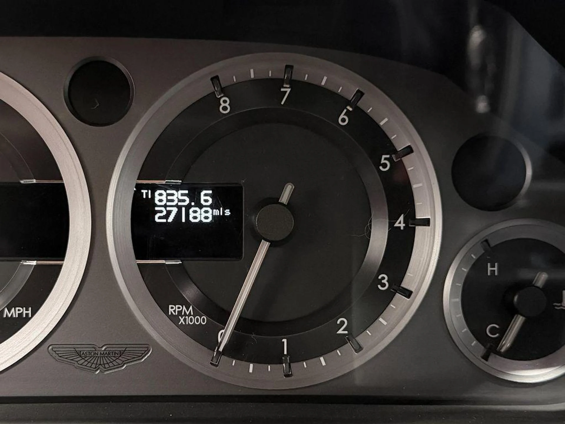 mph021_670290410_usb_Ld8_I_Ntg_Y3_Bz84j9_Ep_WMX_Cu60_8429b861a9