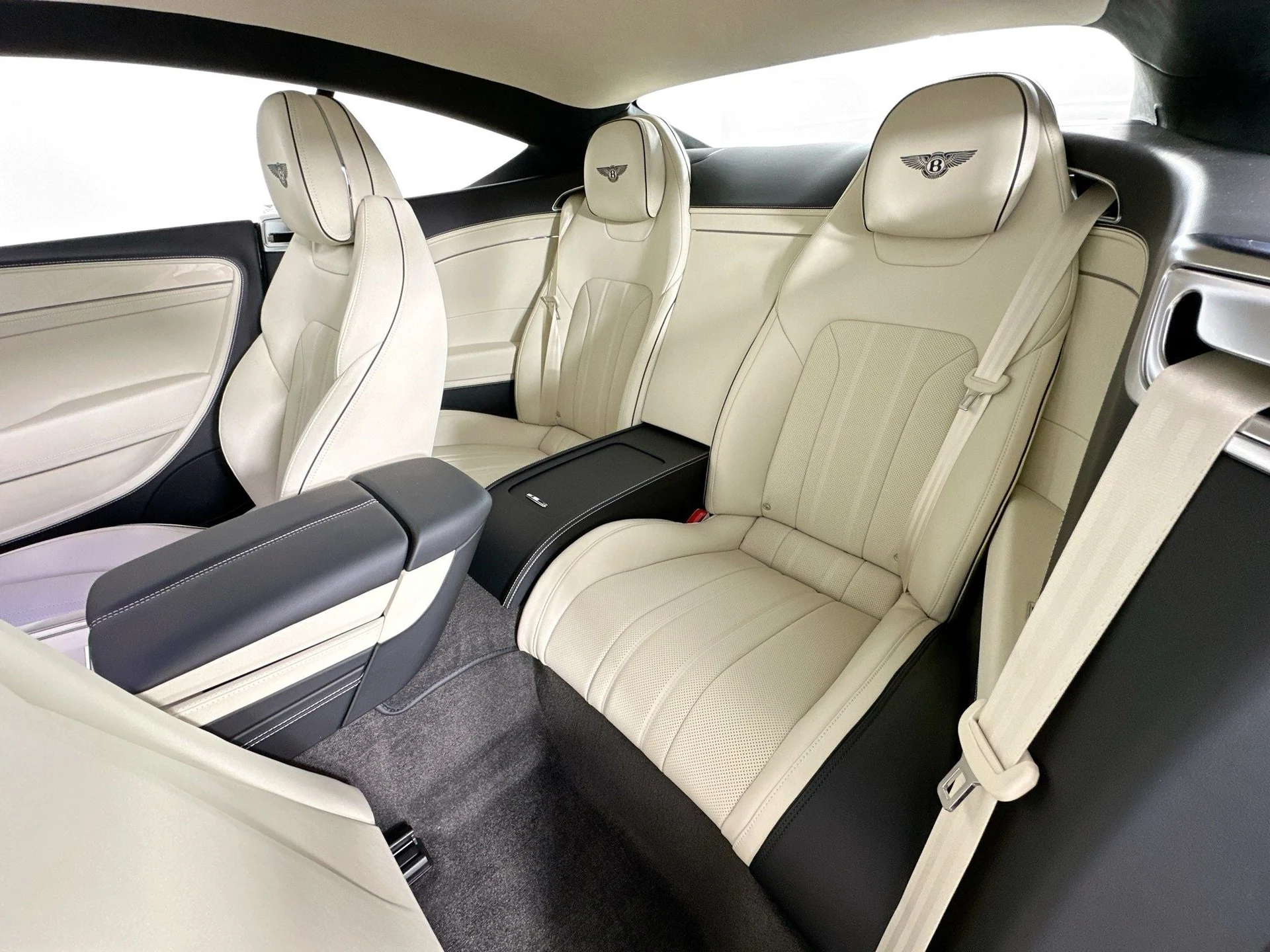 mph021_672644116_22_b6eead9b72