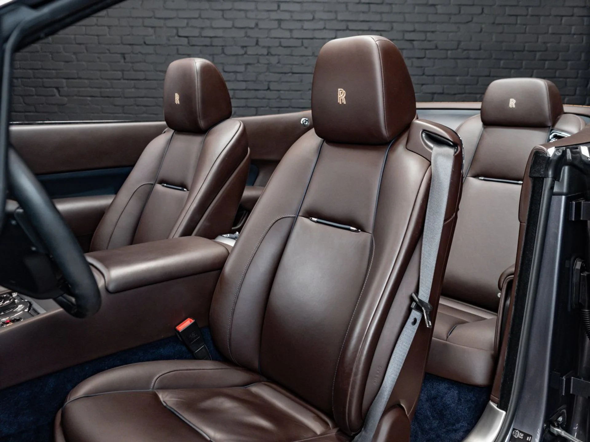 mph021_672869837_rolls_royce_dawn_2016_ce8cfda420