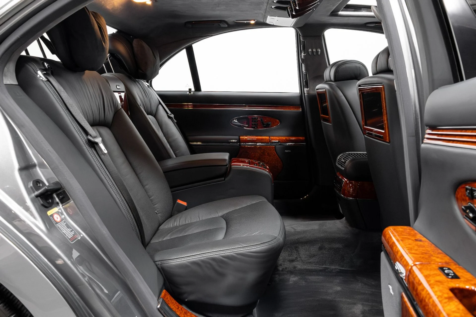 mph021_675810436_Used_2004_Maybach_57_1769486757_ce23842a13