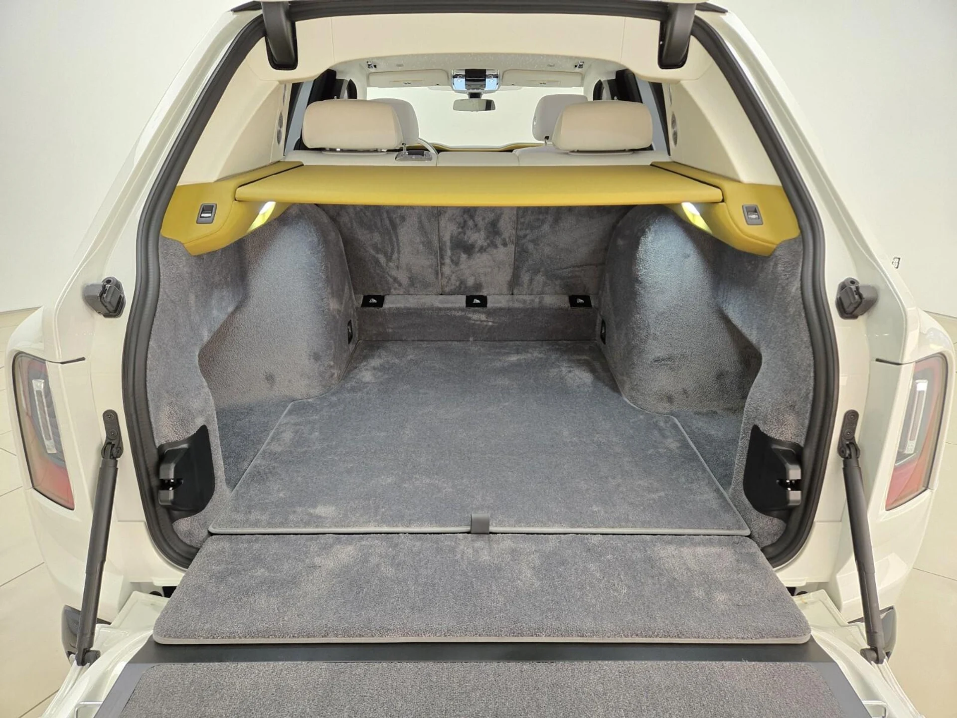mph021_677958099_New_2027_Rolls_Royce_Cullinan_1792818907_4409d00c8d