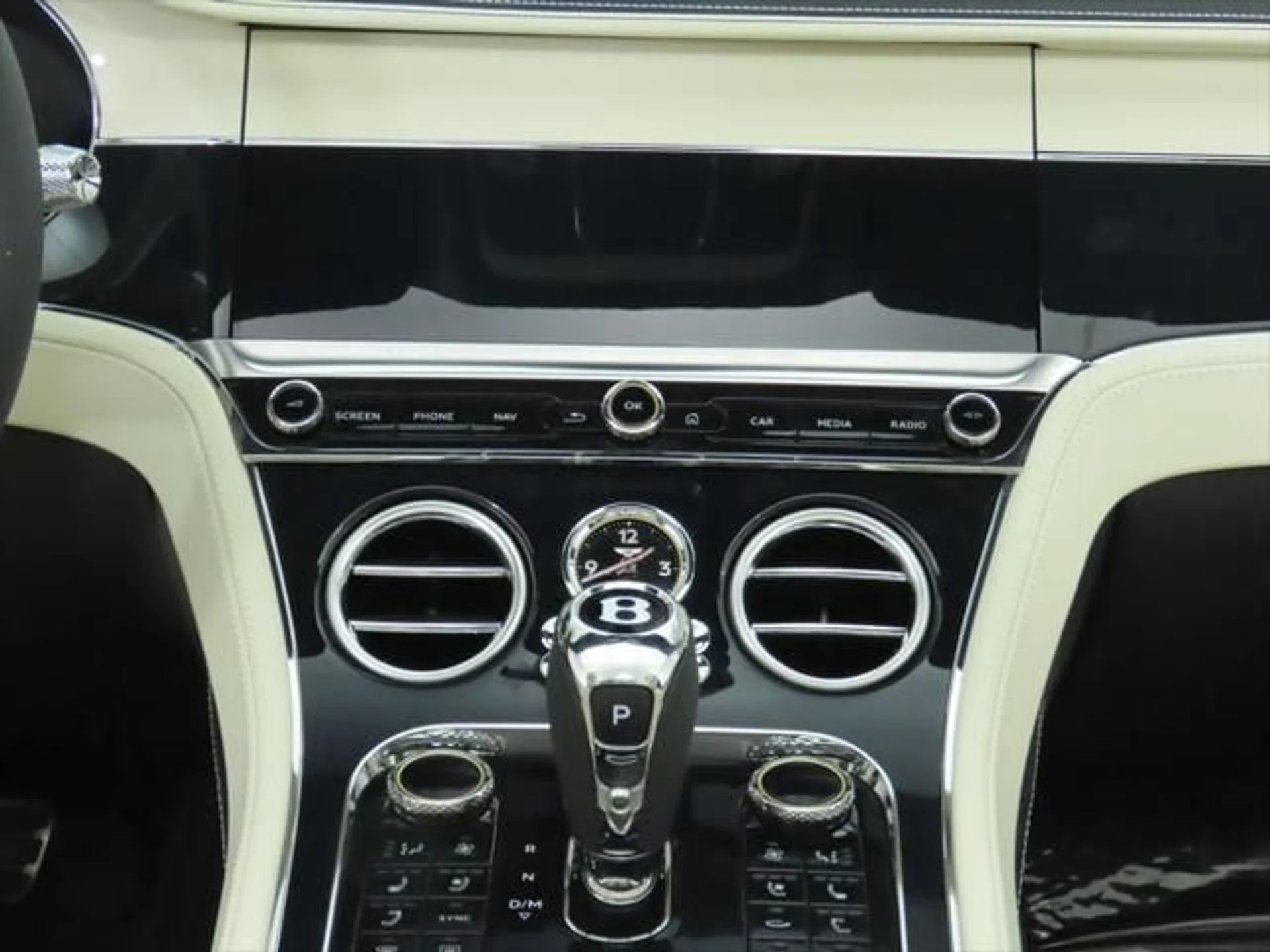 mph021_690145822_new_2025_bentley_continental_gtblackeditionconvertible_8119_22910189_22_640_1e287a38e8