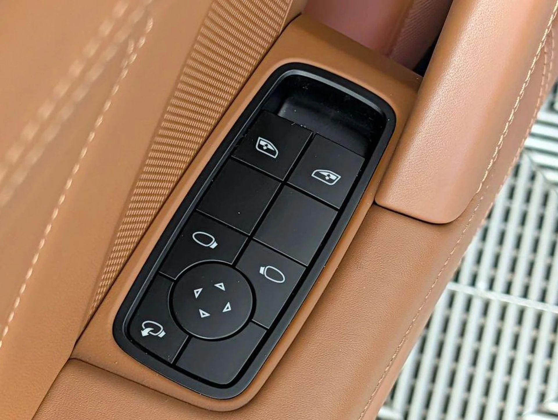 mph021_698282654_c_O_Udo_Muf_L7_R_Hlk1_Yo9_Bva2ntn68_fb0a3255bb