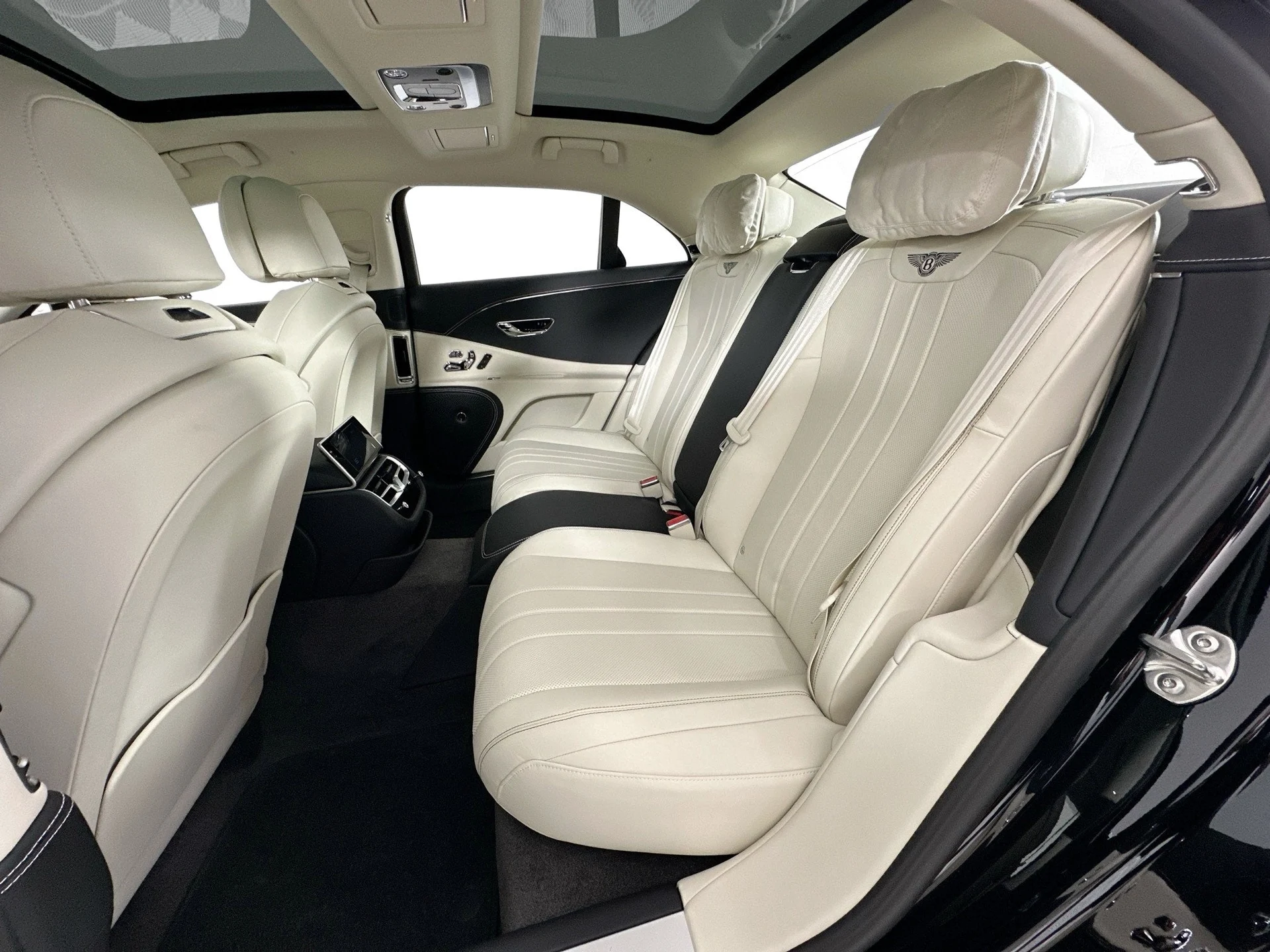 mph021_702006454_22_8b7d6de2a1