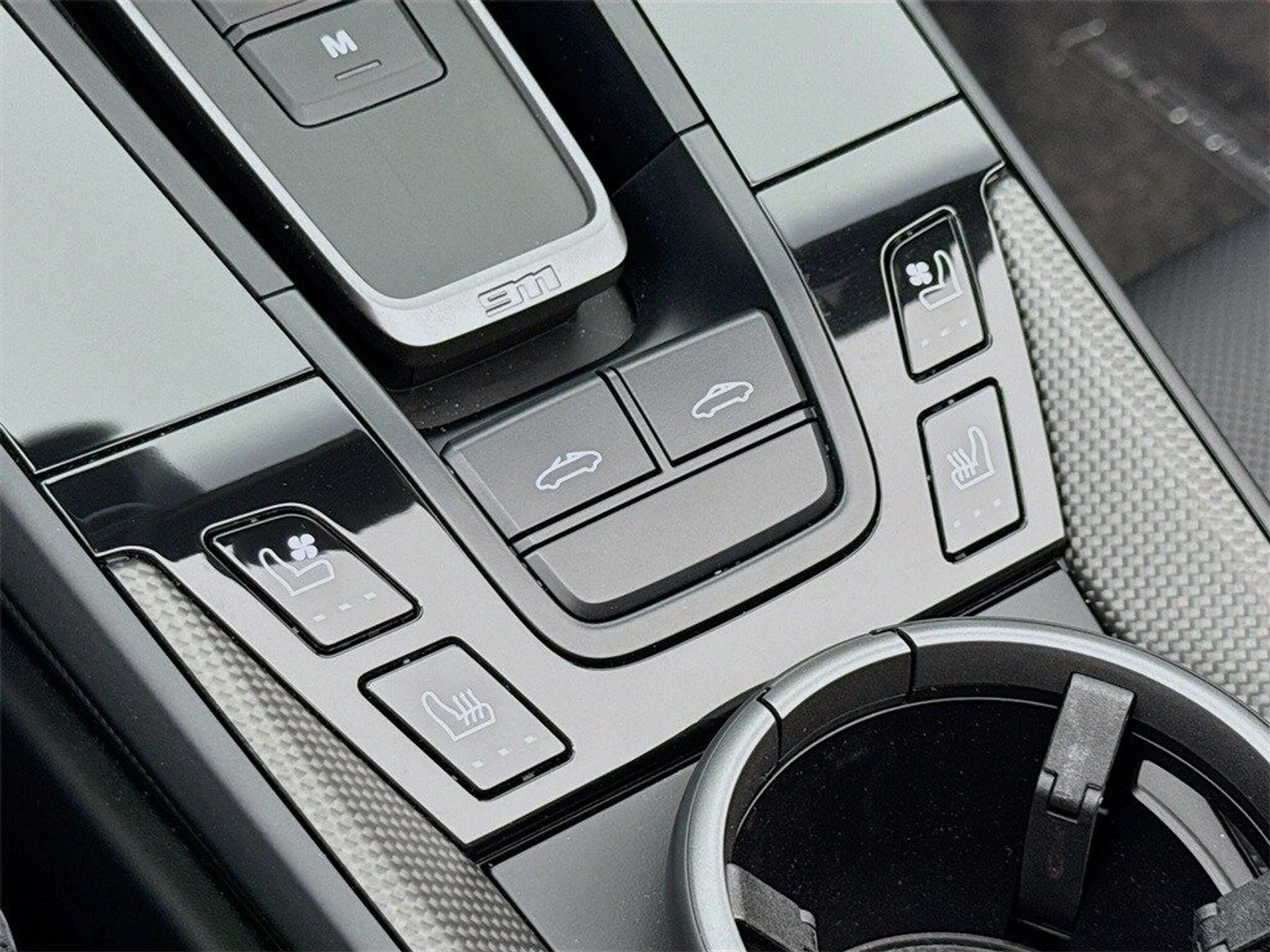 mph021_703619818_8c4fceeb1930ef40a73908dfb0128532x_8384bd2155