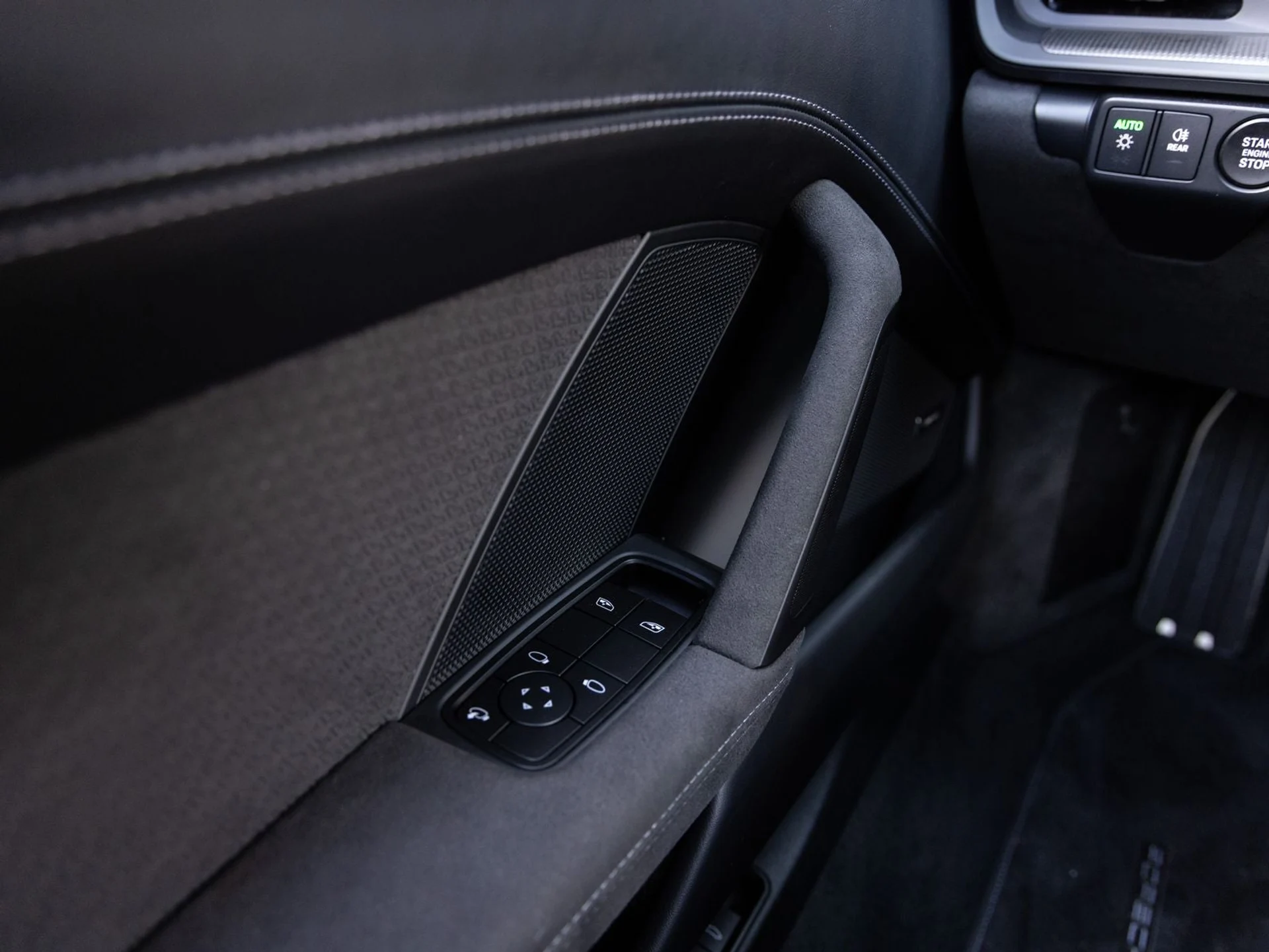 mph021_706078090_22_bd30175277