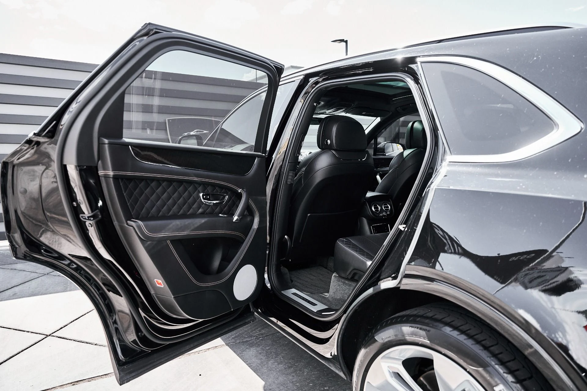 mph021_706584177_Used_2017_Bentley_Bentayga_W12_1781373079_f09209b10a
