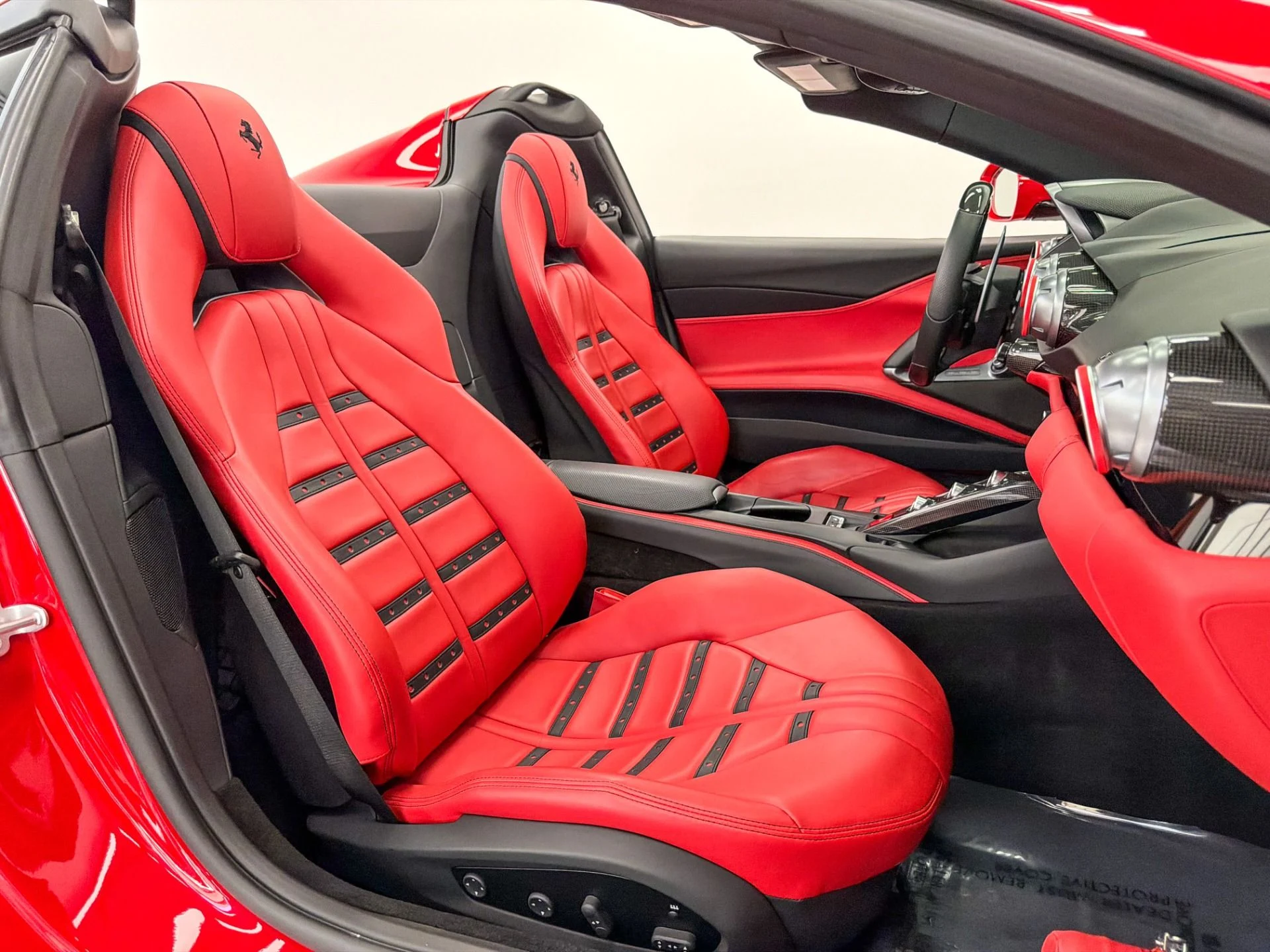 mph021_70798654_Used_2023_Ferrari_812_GTS_Daytona_Seats_Interior_Carbon_Suspension_Lifter_1781810794_da19acb15b