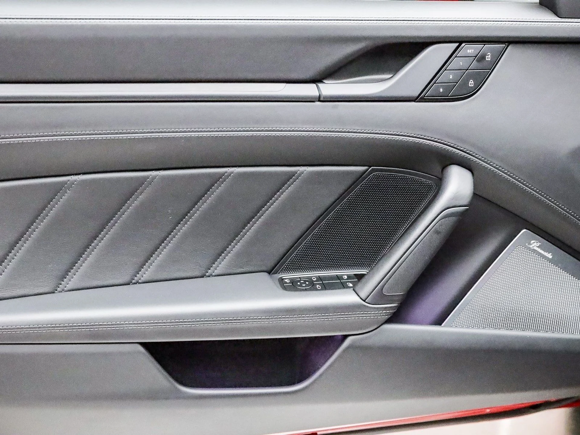 mph021_709409606_b6a31939cb0bcb6ce1ba1d51be114b06x_e4454ebcc7