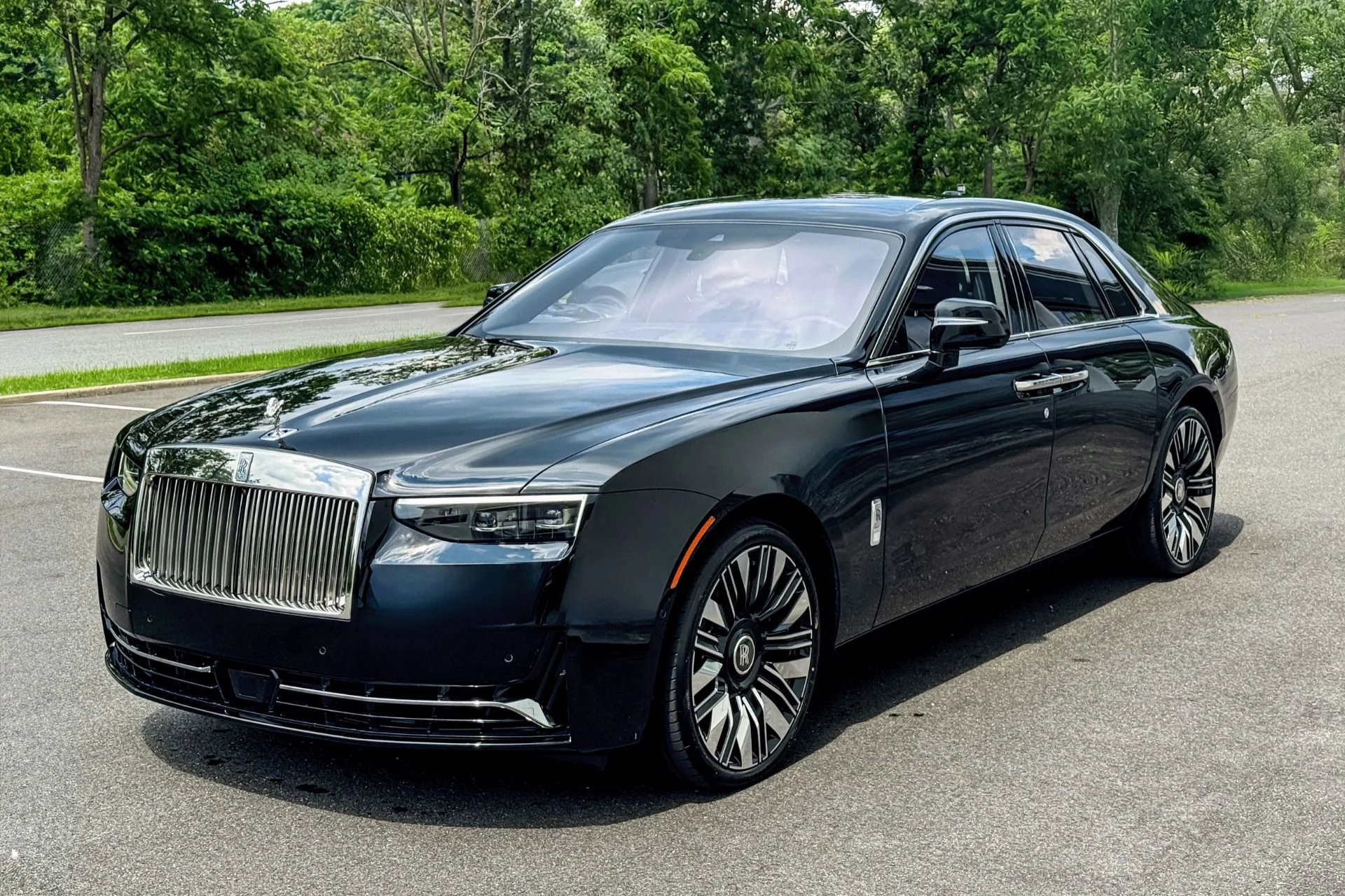 mph021_70989512_Used_2025_Rolls_Royce_Ghost_1764086469_71911080ee