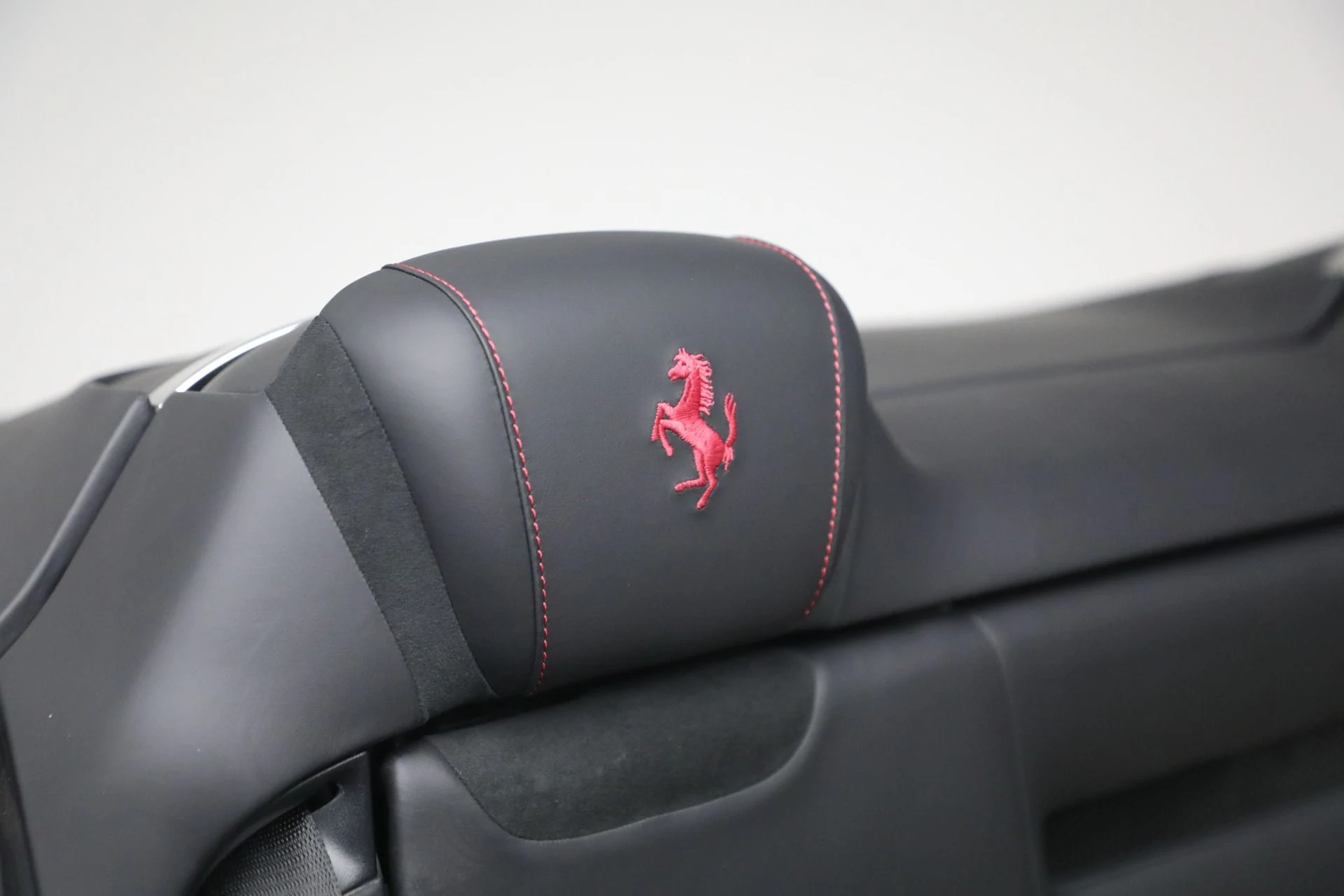 mph021_7150322_Used_2025_Ferrari_Roma_Spider_1777992623_863d161f0f