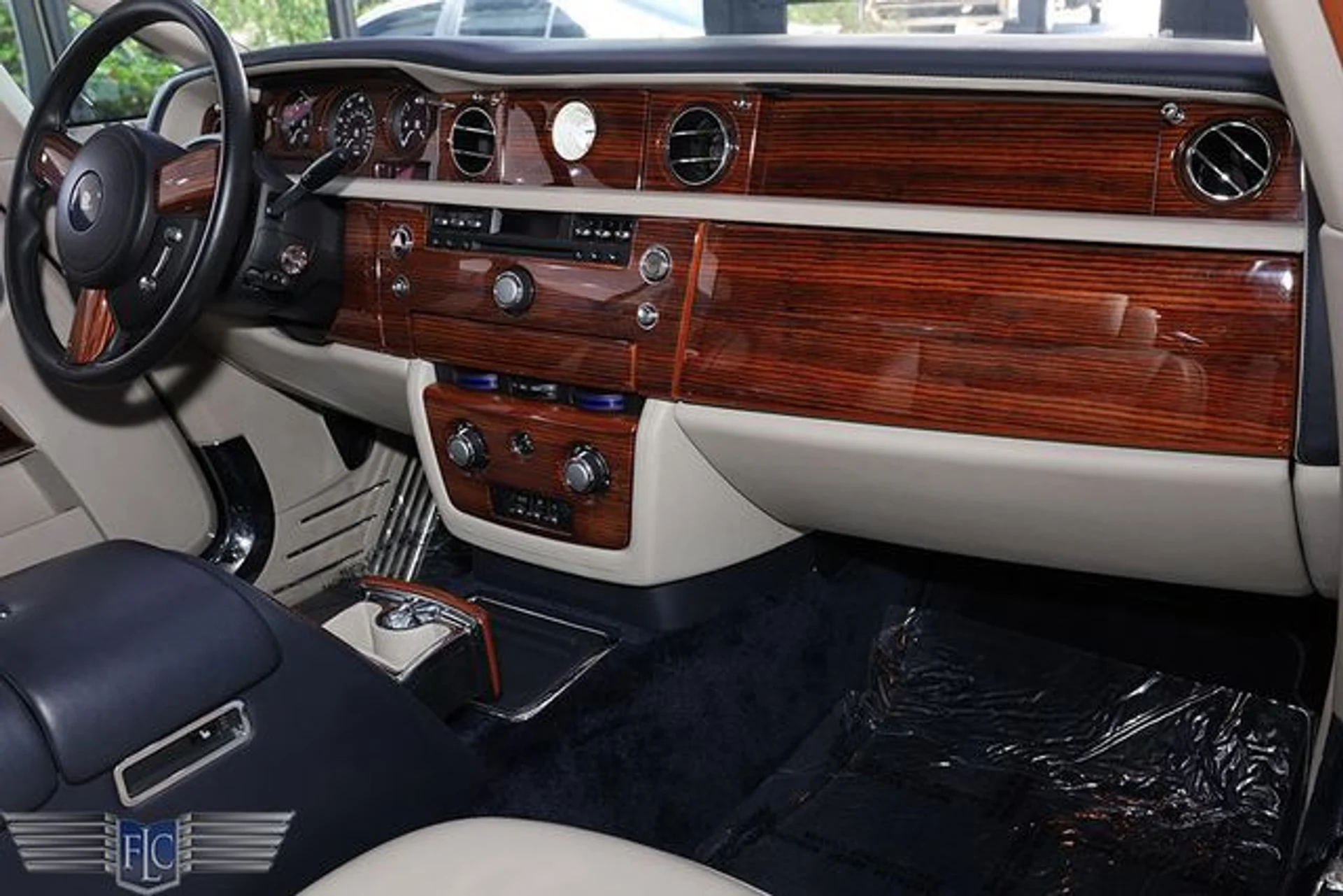 mph021_715412574_used_2009_rolls_royce_phantom_coupe_2drcoupe_6305_23064698_26_640_95c2def864