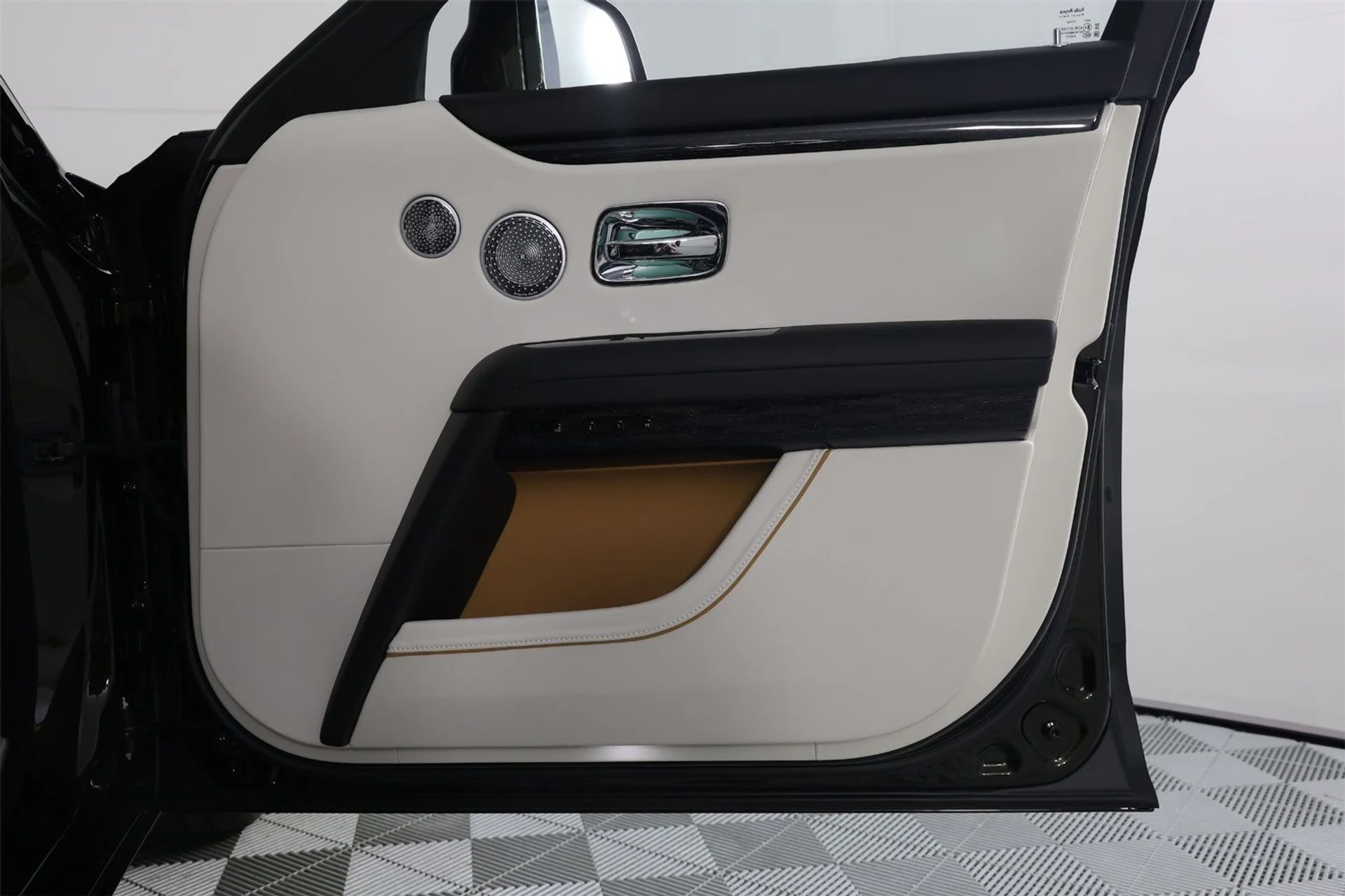 mph021_727858621_4c060a90ceb3f6f7ca659aa8a39a5fd6_e04304da7b